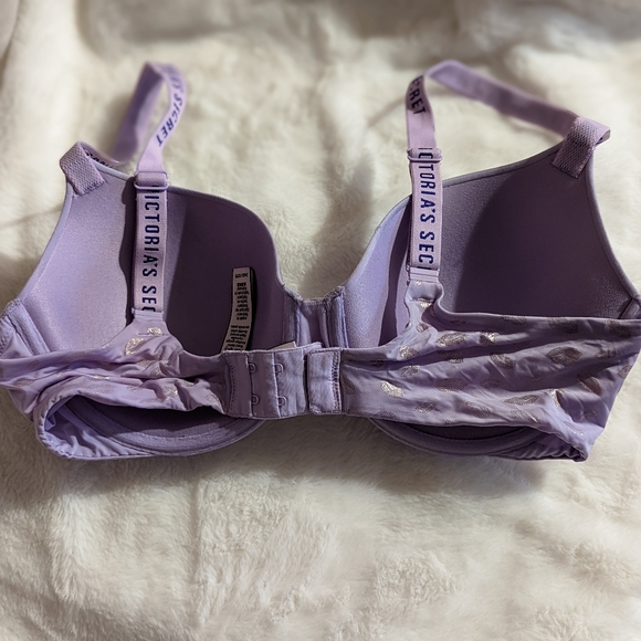 Victoria's Secret Lip Print Demi 34D Bra - Picture 2 of 2